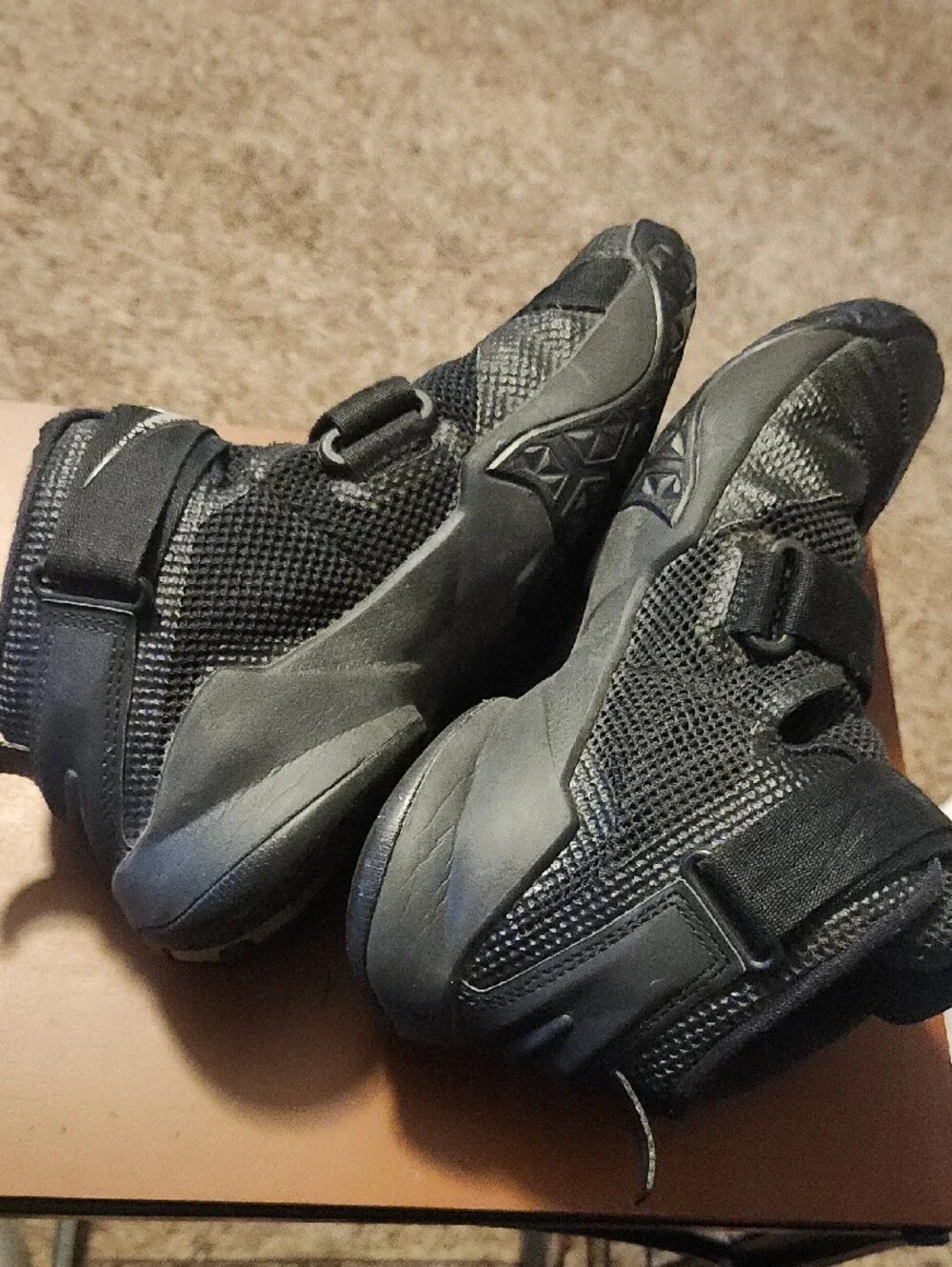 Lebron Soldier 9 High Tops - Picture 3 of 8